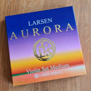 Larsen Aurora violin strings - medium